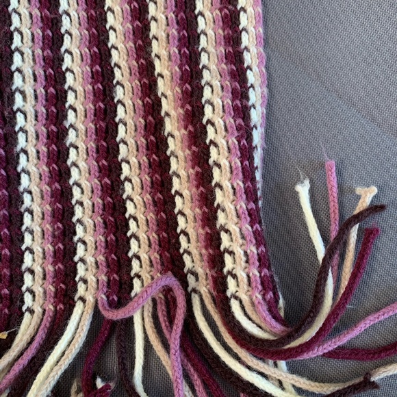 Lightweight Cozy Scarf - Picture 4 of 4